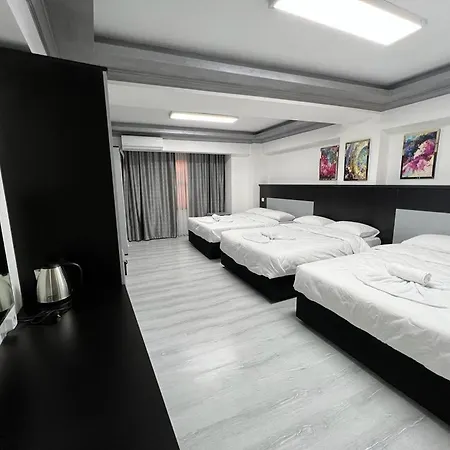 Grand Honey Hotel *